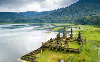 Munduk Waterfall Trek Lake Tour