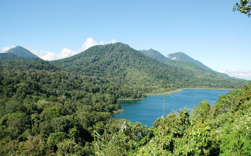 tamblingan lake